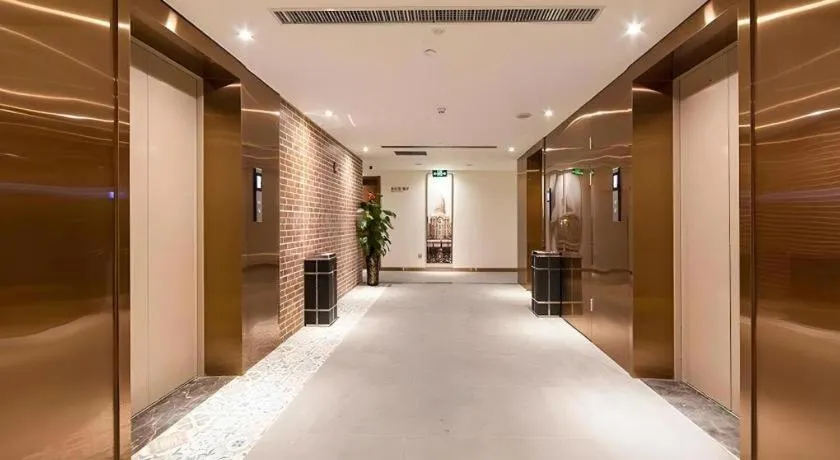 James Joyce Coffetel Zhengzhou Beilong Wetland Park