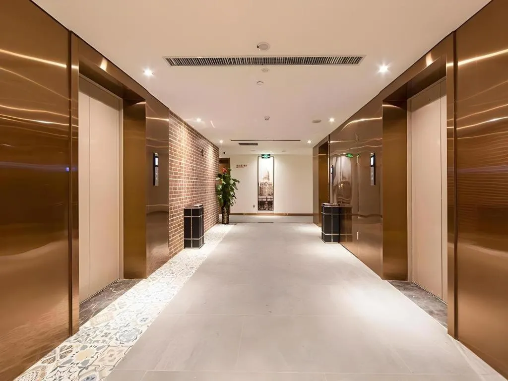 James Joyce Coffetel Zhengzhou Beilong Wetland Park