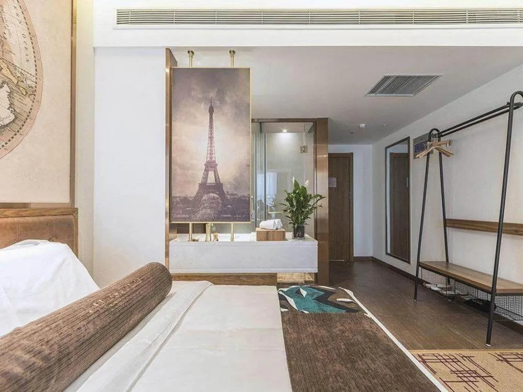 Bed in James Joyce Coffetel Zhengzhou Beilong Wetland Park