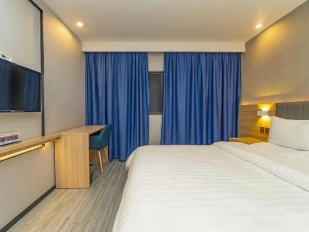 Bed in 7 Days Premium Hotel Hangzhou West lake Hubin