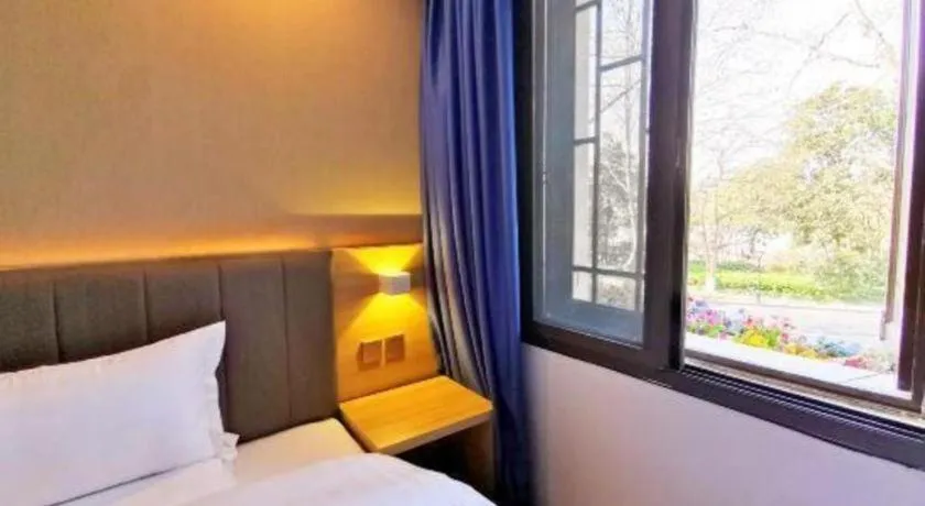 Bed in 7 Days Premium Hotel Hangzhou West lake Hubin
