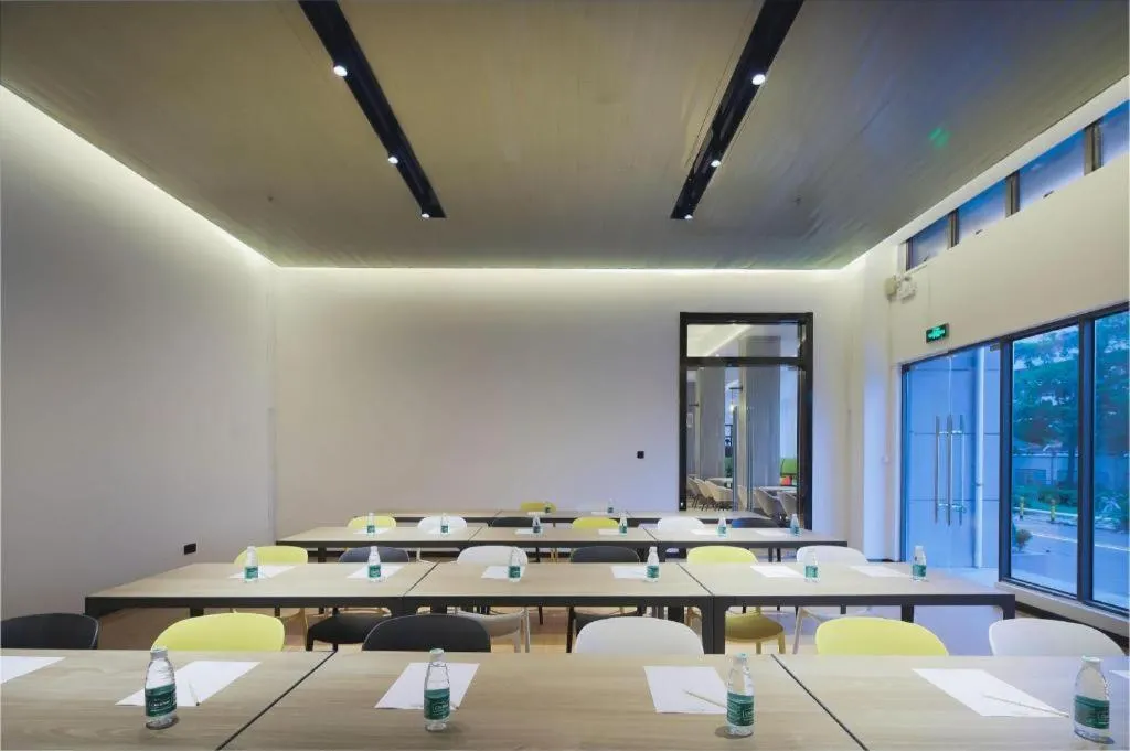 Campanile Hotel Shenzhen Bay Convention and Exhibition Center