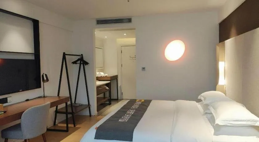 Bed in Campanile Hotel Shenzhen Bay Convention and Exhibition Center