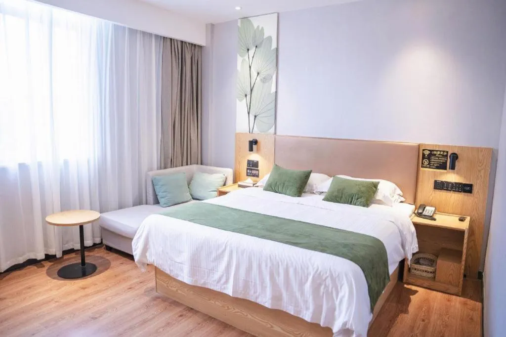 Bed in GreenTree Inn Express Fuzhou Le'an County Government Sijiu Square