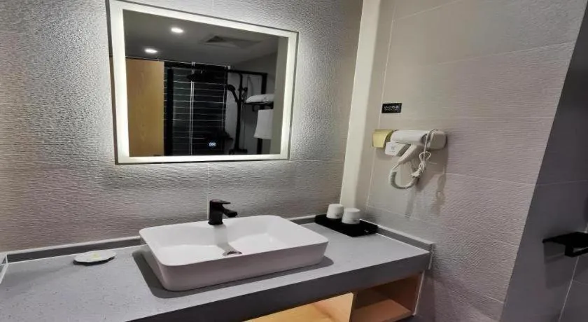 GreenTree Inn Express Fuzhou Le'an County Government Sijiu Square