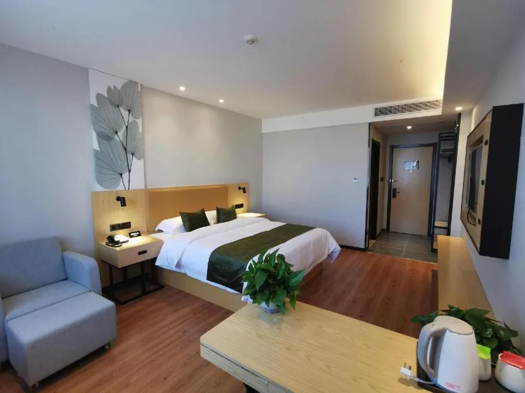 Bed in GreenTree Inn Express Fuzhou Le'an County Government Sijiu Square