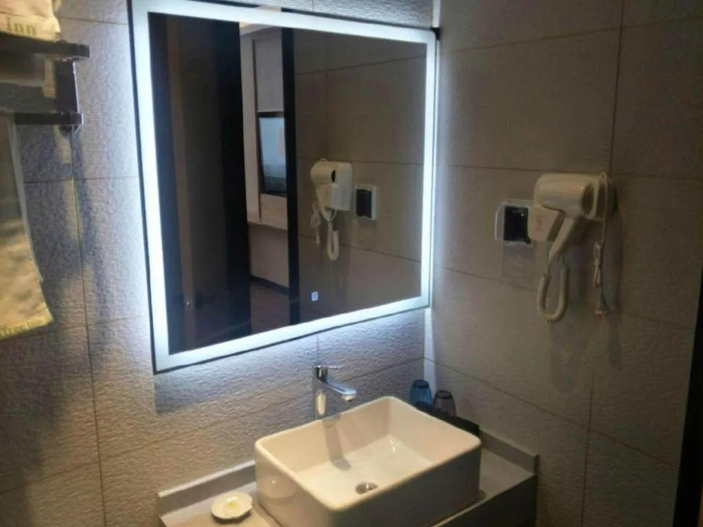 GreenTree Inn Express Fuzhou Le'an County Government Sijiu Square