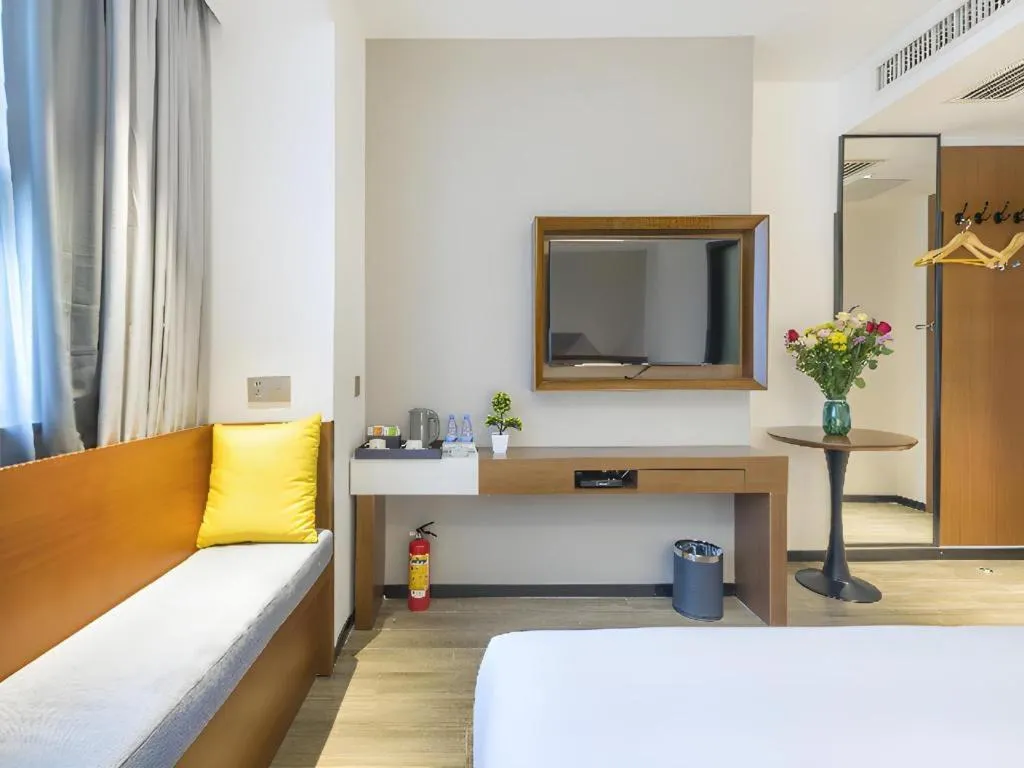 Bed in Borrman Hotel Guangzhou Southern Hospital Meihuayuan Metro Station