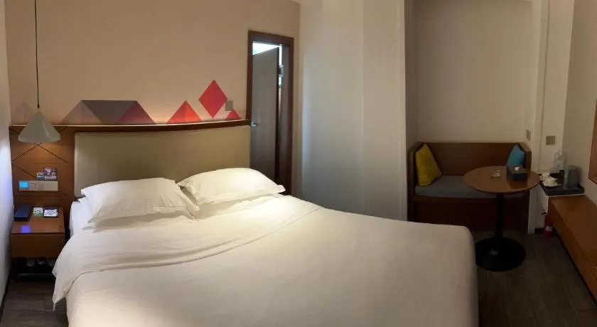 Bed in Borrman Hotel Guangzhou Southern Hospital Meihuayuan Metro Station