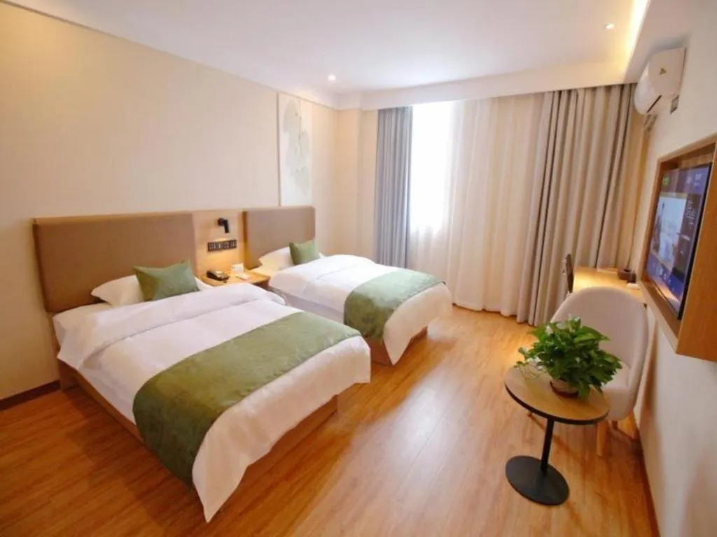 Bed in Green Tree Inn Jiangsu Changshu Southeast Yuyue Square