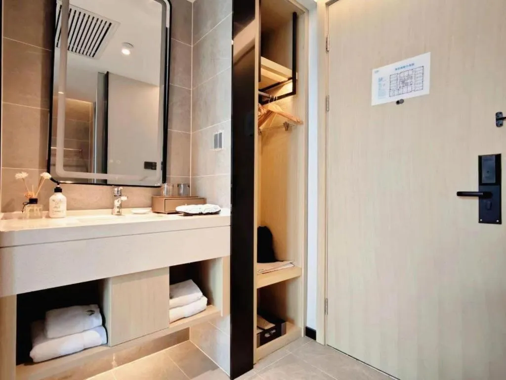 VX Hotel Hubei Wuhan Hongshan District 1st Guanggu Road