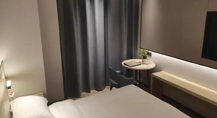 Bed in VX Hotel Hubei Wuhan Hongshan District 1st Guanggu Road
