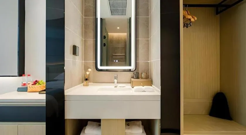 VX Hotel Hubei Wuhan Hongshan District 1st Guanggu Road