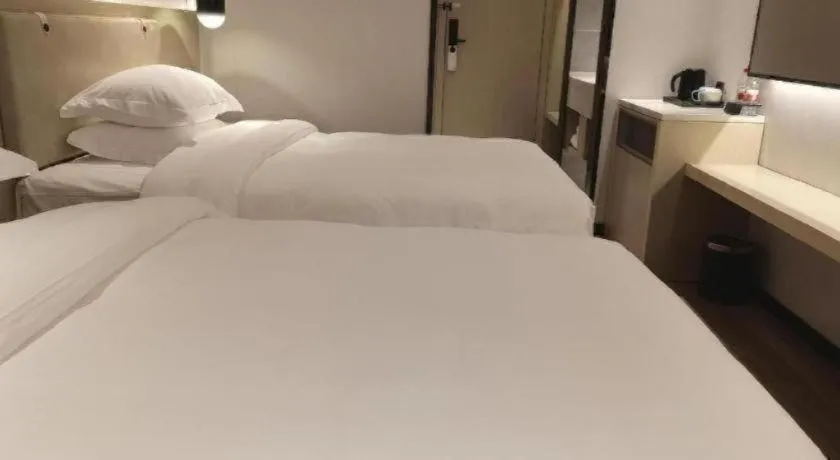 Bed in VX Hotel Hubei Wuhan Hongshan District 1st Guanggu Road