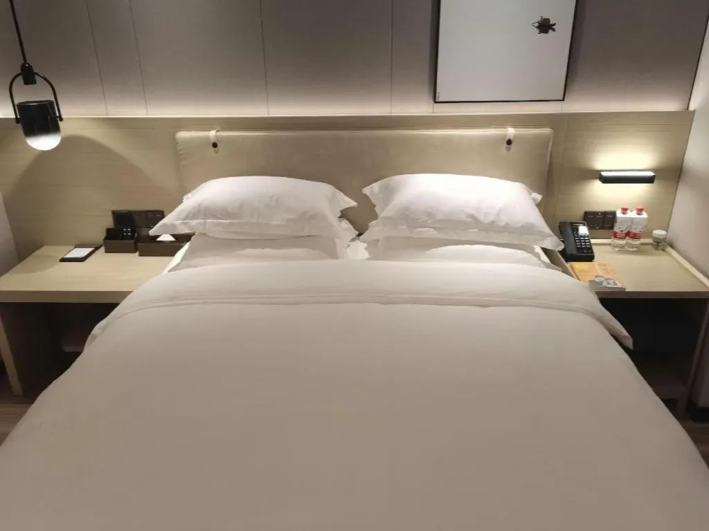Bed in VX Hotel Hubei Wuhan Hongshan District 1st Guanggu Road