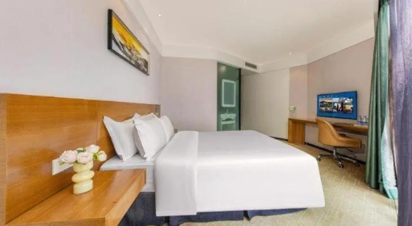 Bed in GreenTree Alliance Hotel Shenzhen Yantian District Dameisha