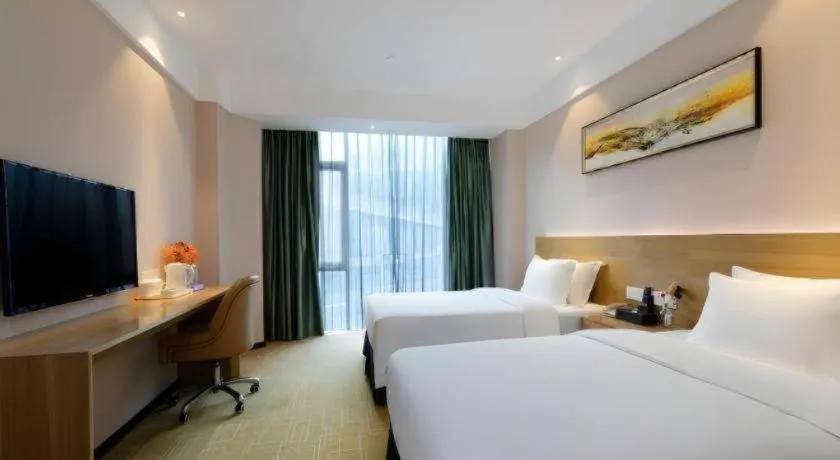 Bed in GreenTree Alliance Hotel Shenzhen Yantian District Dameisha