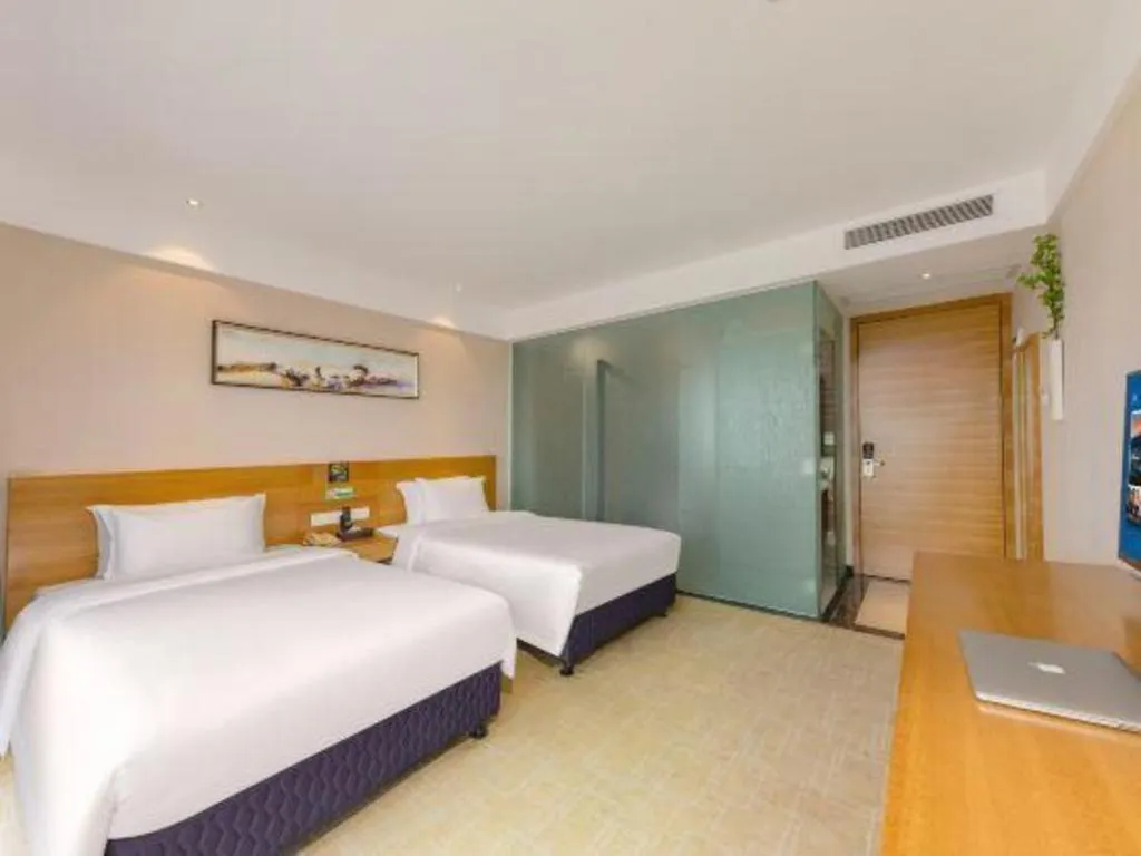 Bed in GreenTree Alliance Hotel Shenzhen Yantian District Dameisha