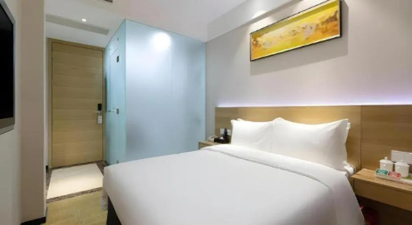 Bed in GreenTree Alliance Hotel Shenzhen Yantian District Dameisha