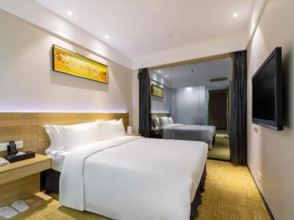 Bed in GreenTree Alliance Hotel Shenzhen Yantian District Dameisha