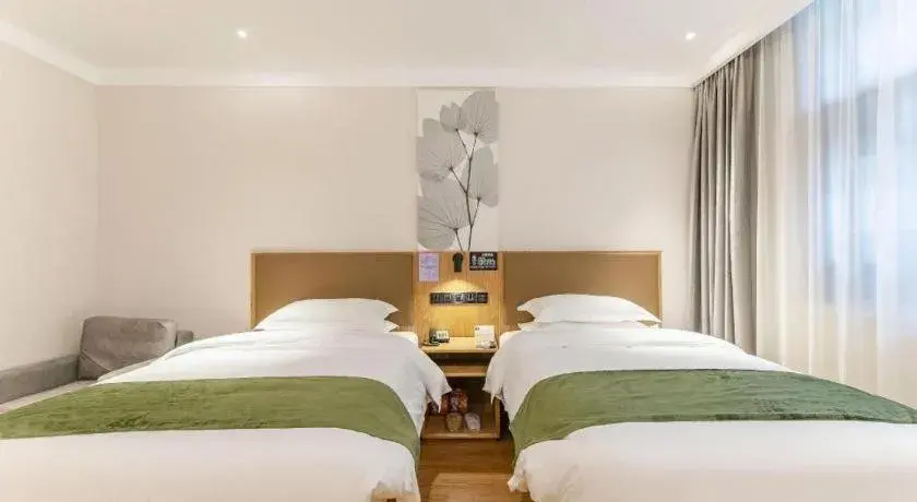 Bed in Green Tree Inn Tianjin Jinnan Linshijun University of Finance and Economics Bed in Green Tree Inn Tianjin Jinnan Linshijun University of Finance and Economics