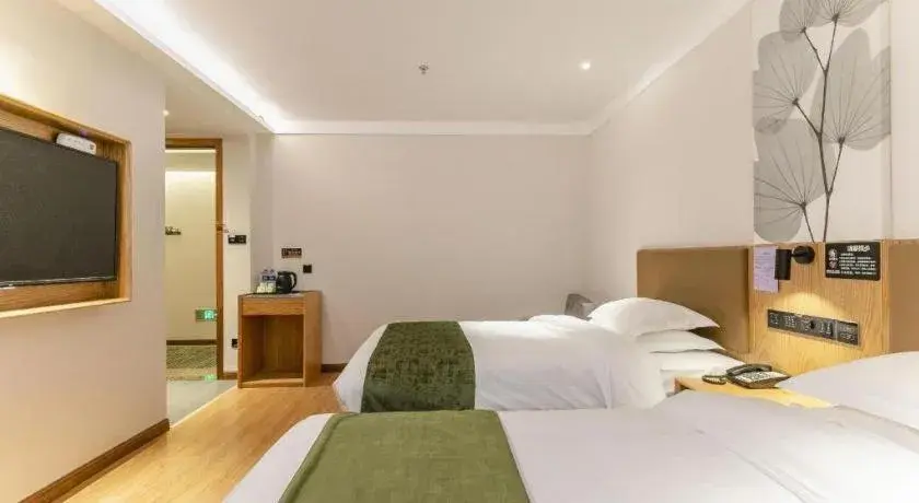 Bed in Green Tree Inn Tianjin Jinnan Linshijun University of Finance and Economics Bed in Green Tree Inn Tianjin Jinnan Linshijun University of Finance and Economics