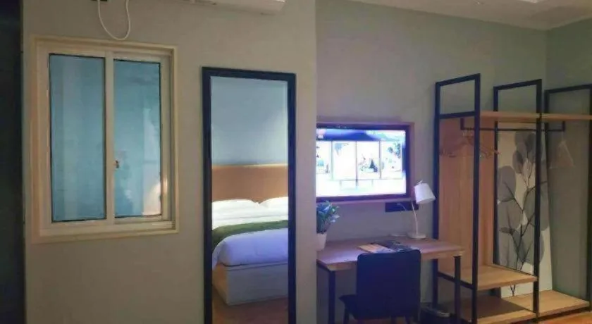 Bed in GreenTree Inn Express Suzhou Luzhi Ancient Town Scenic Area Xiaoshi Road