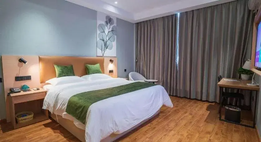 Bed in GreenTree Inn Express Suzhou Luzhi Ancient Town Scenic Area Xiaoshi Road Bed in GreenTree Inn Express Suzhou Luzhi Ancient Town Scenic Area Xiaoshi Road