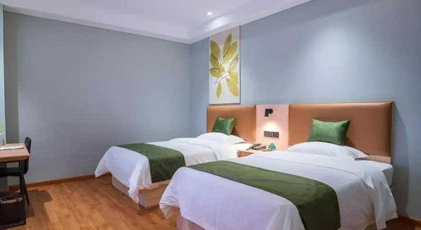 Bed in GreenTree Inn Express Suzhou Luzhi Ancient Town Scenic Area Xiaoshi Road Bed in GreenTree Inn Express Suzhou Luzhi Ancient Town Scenic Area Xiaoshi Road