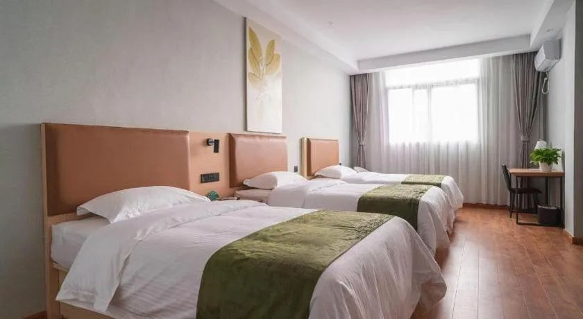 Bed in GreenTree Inn Express Suzhou Luzhi Ancient Town Scenic Area Xiaoshi Road