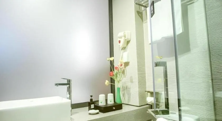 GreenTree Inn Express Hainan Haikou Haixiu Zhong Road