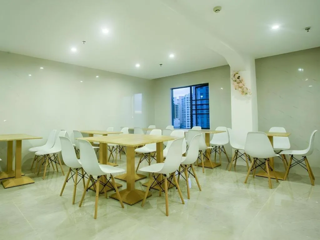 GreenTree Inn Express Hainan Haikou Haixiu Zhong Road