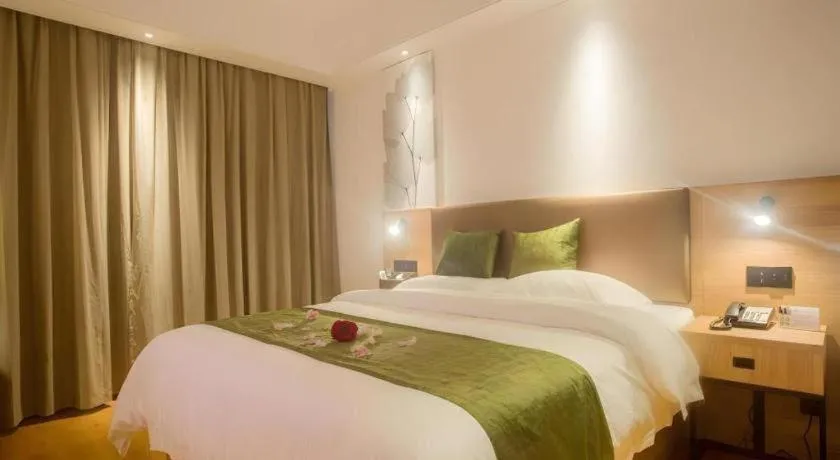 Bed in GreenTree Inn Express Hainan Haikou Haixiu Zhong Road