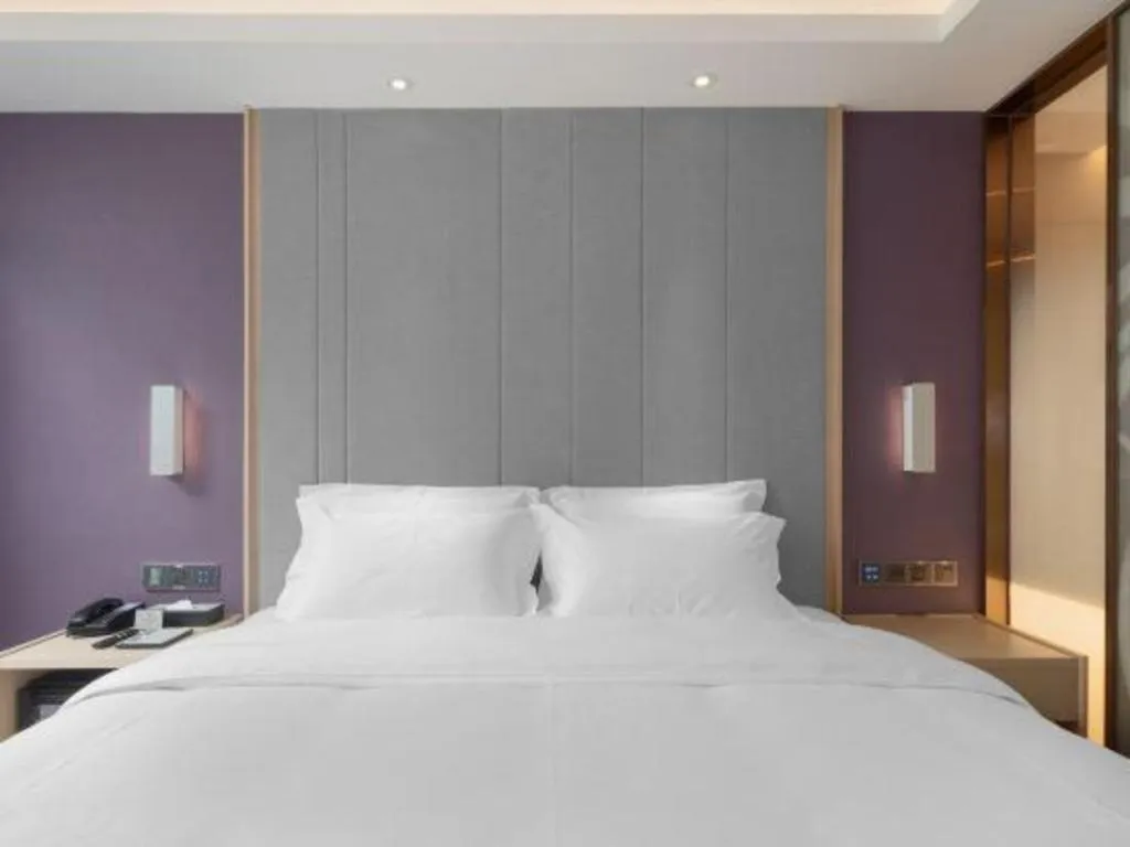 Bed in Lavande Hotel Guangzhou Jiahewanggang Metro Station Konggang Avenue Jinbo Plaza