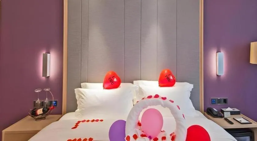 Bed in Lavande Hotel Guangzhou Jiahewanggang Metro Station Konggang Avenue Jinbo Plaza