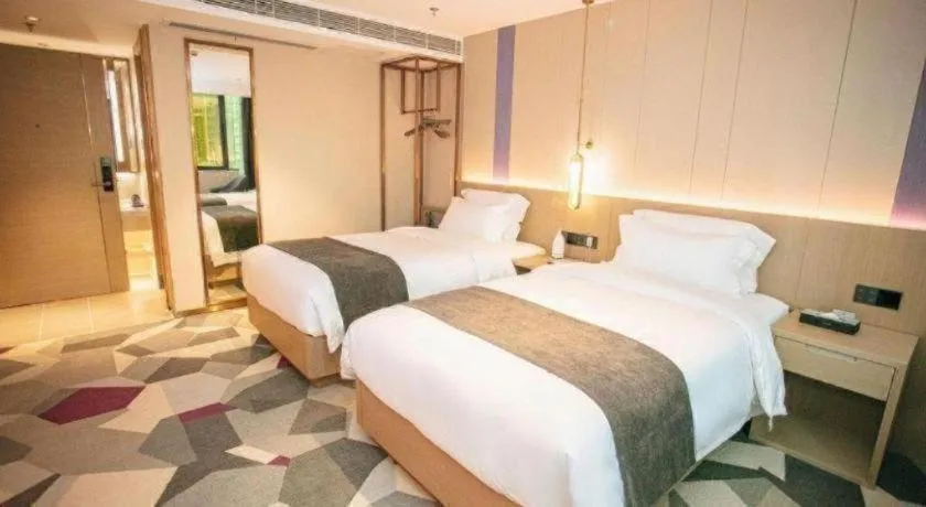Bed in Lavande Hotel Shenzhen East Gate Wanxiang City Guomao Metro Statipn