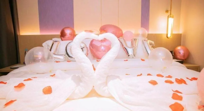 Bed in Lavande Hotel Shenzhen East Gate Wanxiang City Guomao Metro Statipn