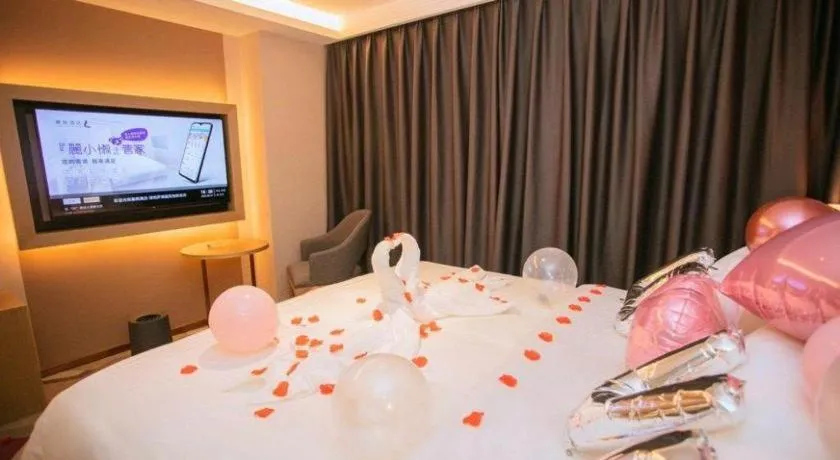 Bed in Lavande Hotel Shenzhen East Gate Wanxiang City Guomao Metro Statipn