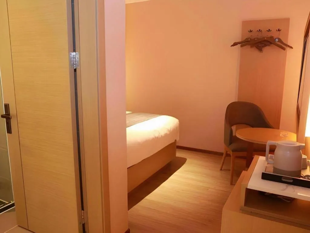 Bed in Lavande Hotel Shenzhen East Gate Wanxiang City Guomao Metro Statipn