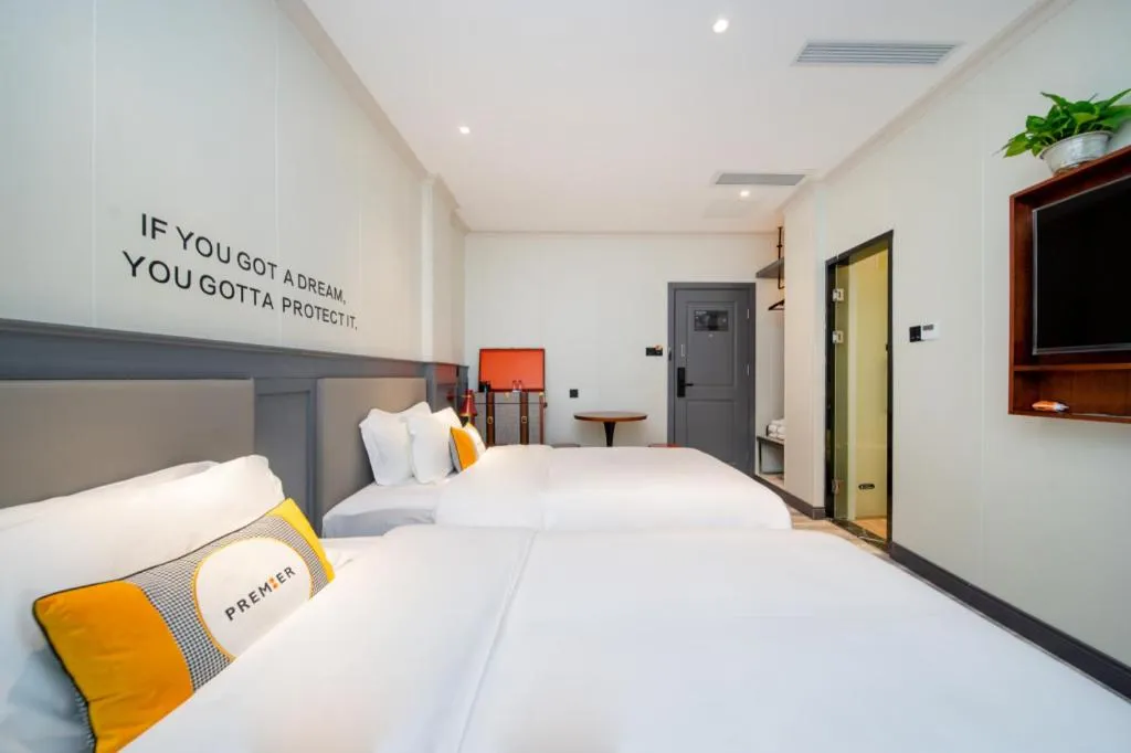 Bed in City Comfort Premier Hotel Guangzhou Tower Chigang Metro Station Pazhou Exhibition