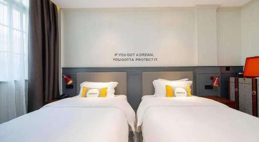 Bed in City Comfort Premier Hotel Guangzhou Tower Chigang Metro Station Pazhou Exhibition