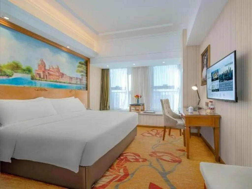 Bed in Vienna Hotel Zhengzhou Only Henan Movie Town