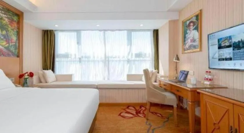 Bed in Vienna Hotel Zhengzhou Only Henan Movie Town