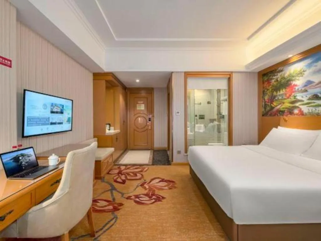 Bed in Vienna Hotel Zhengzhou Only Henan Movie Town