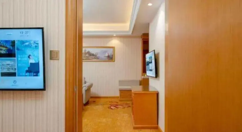 Vienna Hotel Zhengzhou Only Henan Movie Town Vienna Hotel Zhengzhou Only Henan Movie Town