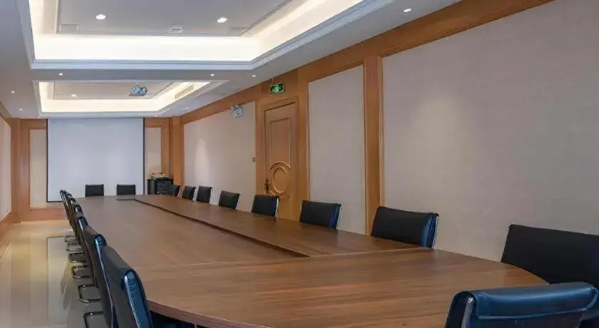 Vienna Hotel Zhengzhou Only Henan Movie Town Vienna Hotel Zhengzhou Only Henan Movie Town