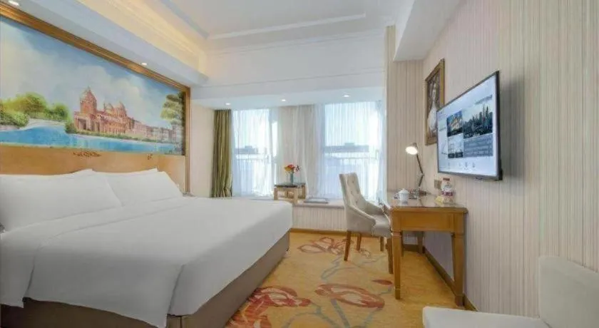 Bed in Vienna Hotel Zhengzhou Only Henan Movie Town
