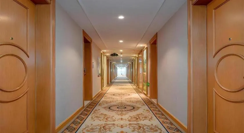 Vienna Hotel Zhengzhou Only Henan Movie Town