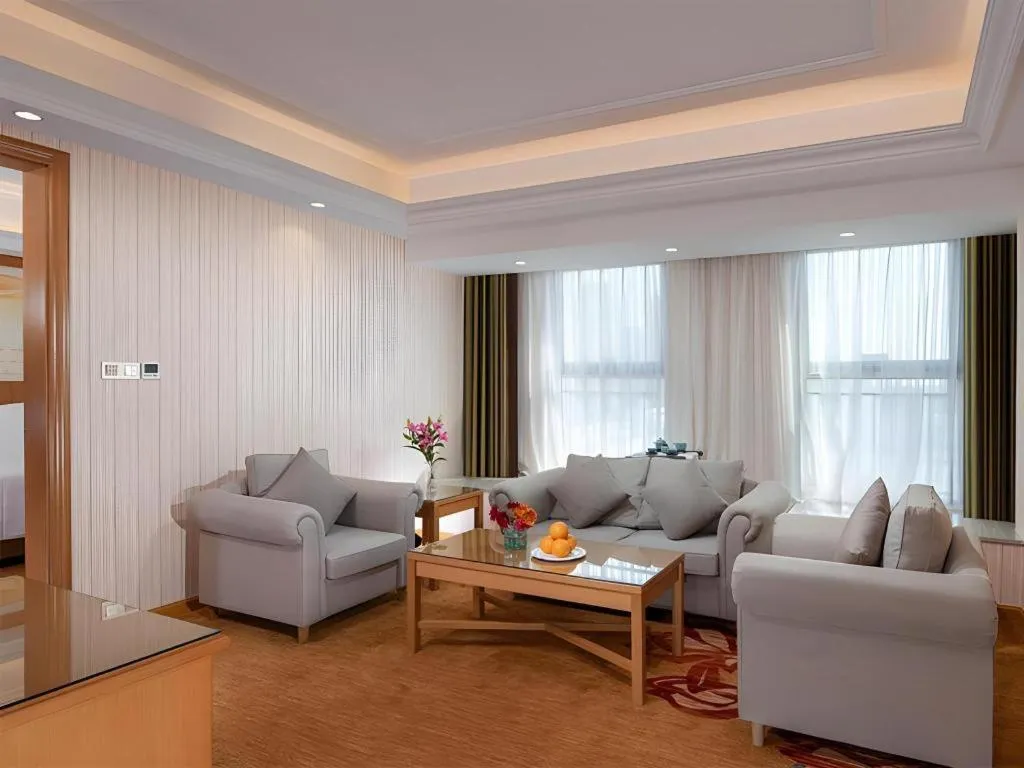 Vienna Hotel Zhengzhou Only Henan Movie Town