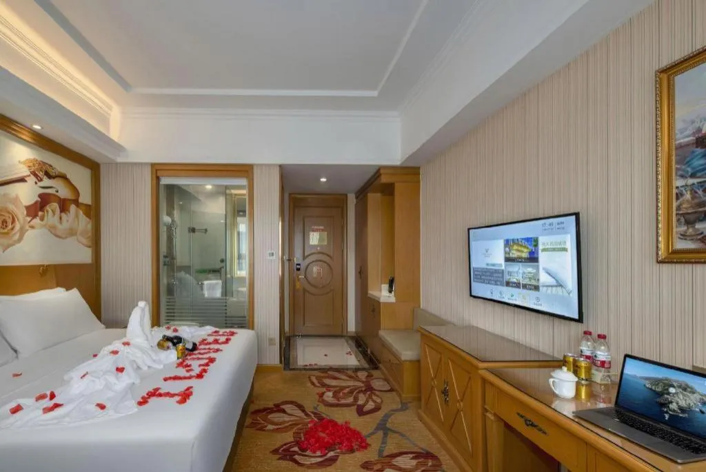 Bed in Vienna Hotel Zhengzhou Only Henan Movie Town